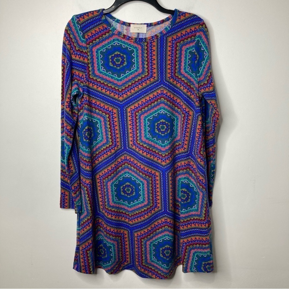 Everly geometric Pattern dress long sleeve size‎ medium